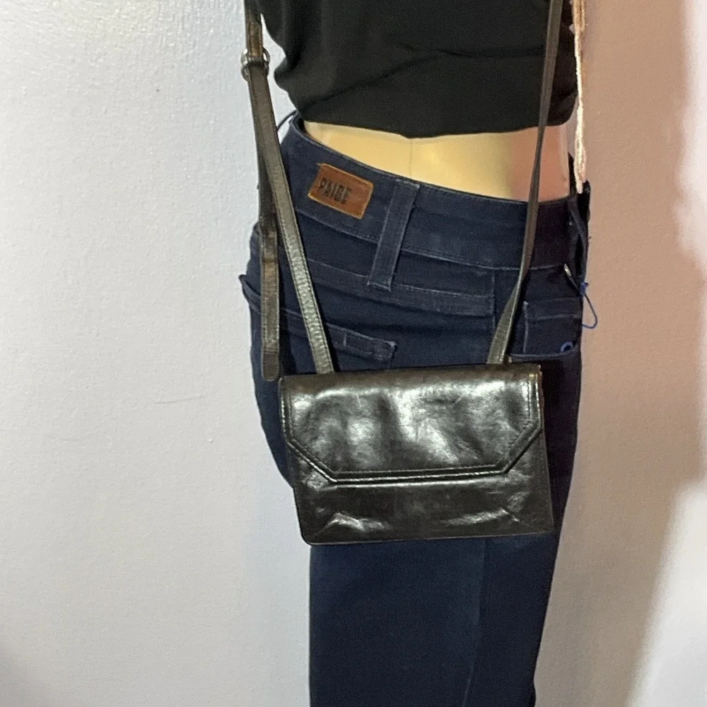 HOBO‎ International Black Leather Crossbody Purse Wallet